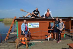 Małe wypady na spływie tratwą